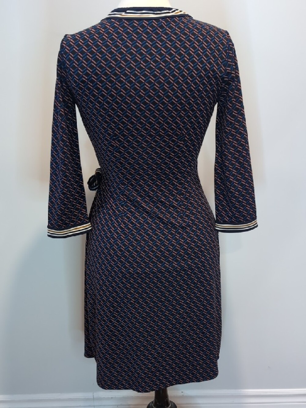BCBG Maxazaria Black  Geometric Print Wrap Dress XS Navy And Mustard Trim - Picture 6 of 9